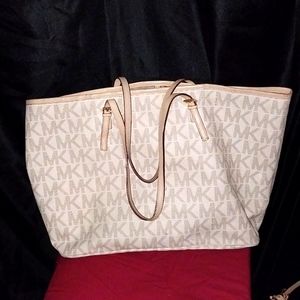 MK TOTE